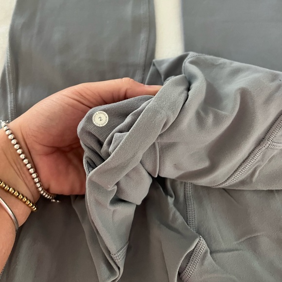 LULULEMON LEGGINGS - Picture 3 of 4